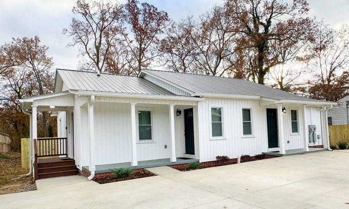 Mount Berry Casa | Privacy Fence~ Brand new with 2 King Beds
