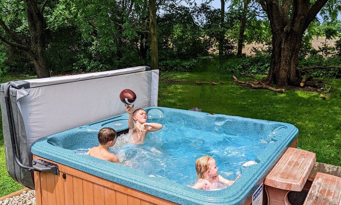 Sandusky Casa | Gran casa renovada! ¡Cerca de Cedar Point, Sports Force Park e Islands! BAÑERA DE HIDROMASAJE