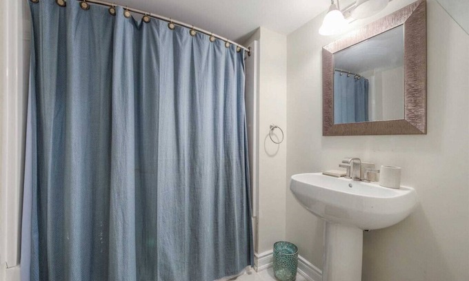 Brampton Casa | Private 1-Bedroom Apartment Near Pearson Airport – Perfect for Solo Travelers and Couples