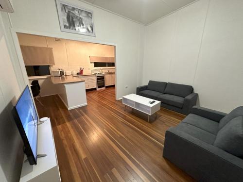 Grafton Apartamento | Private 1 Bedroom Apartment with Fenced Yard