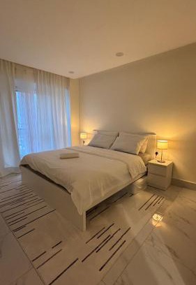 Al Ghubrah Ash Shamaliyyah Apartamento | Private 1BHK Top-Floor Apartment at Ghubrah Beach