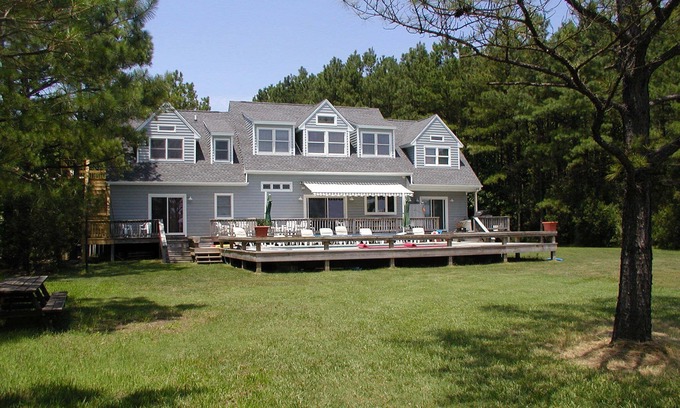 Cambridge Casa | Retiro de pesca privado frente al mar con piscina y muelle - Capacidad 22