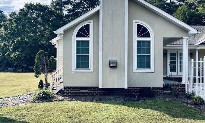 Bellamy Casa | Private 2 BD 1 Bath Suite