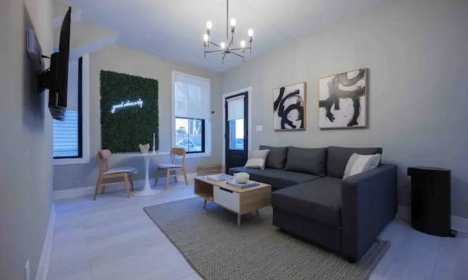 Tremont Apartamento | Private 2 Level Apartment with Hot Tub in Tremont