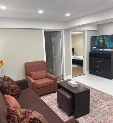 Pickering Apartamento | Private 2bedroom Unit, Free Parking, Free from Smoke & Pet, Self-Check IN