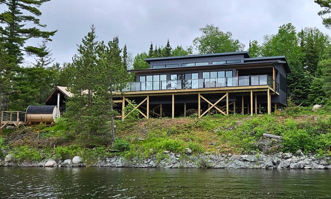 Northern Ontario Casa | Privado 3. 5 Acre Island en el Lago de los Bosques