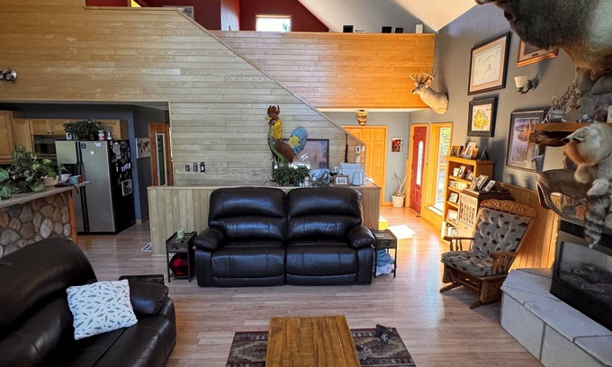 Cook Casa | Private 3bdrm Home 1/4 mile from Vermilion w/ Sauna/Log Bar/Attached Garage