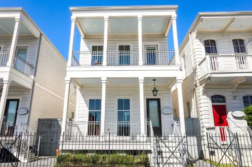 Faubourg Lafayette Apartamento | Private 3BR on Carondelet by Hosteeva