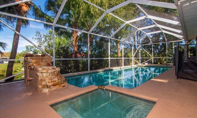 Sebastian Highlands Casa | Private 4/3 Beach Getaway; Heated Pool & Spa!