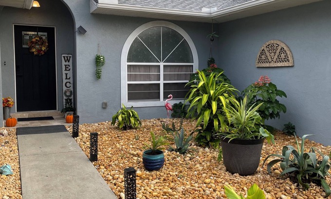 Citrus Springs Casa | Private 4 bedroom, Pool, near Rainbow Springs State Park and enclosed yard.