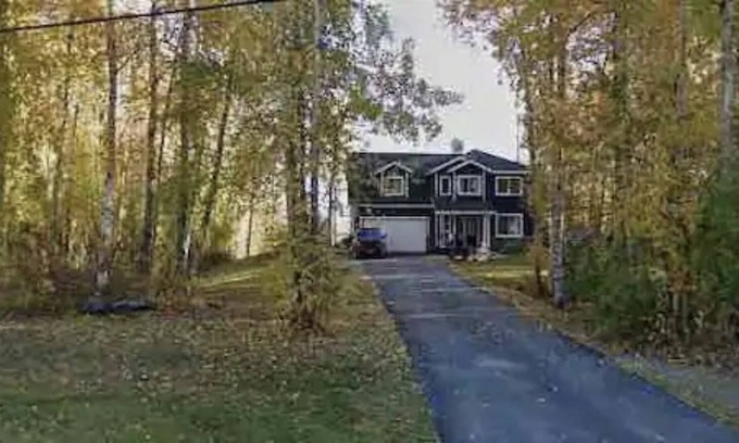 Knik-Fairview Casa | Private 4 Bedroom Home with Amazing Mountain Views