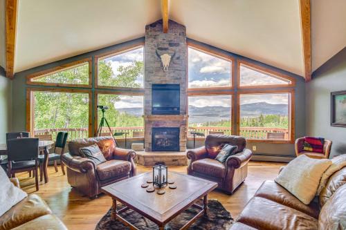 Indian Mountain Casa | Private 5 Acres with Mtn Views Park County Cabin!