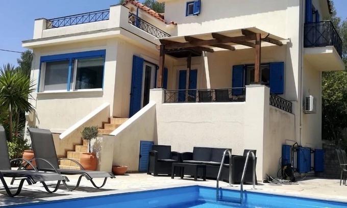 Pesada Villa | Villa privada de 5 camas a solo 50 metros de la playa de Pessada