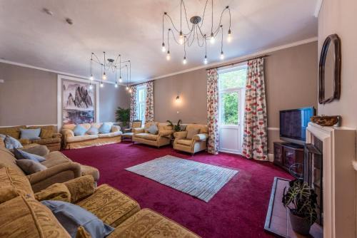 Christchurch Casa | Private 7 bed wing of former farmhouse, edge of Exmoor, sleeps 16