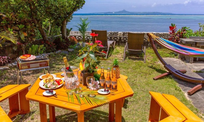 Bise Casa | Private accommodation along the beach BBQ while looking at the sea Inside the Fukugi trees in Bise / Kunigami-gun Okinawa