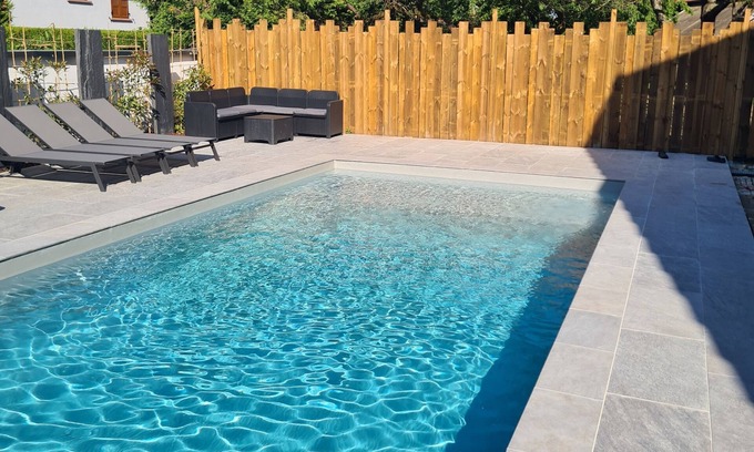 Dalhunden Casa | Private accommodation in beautiful villa with swimming pool