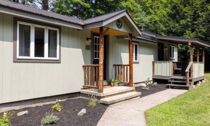 Athol Casa | Private Adirondack Bear Retreat
