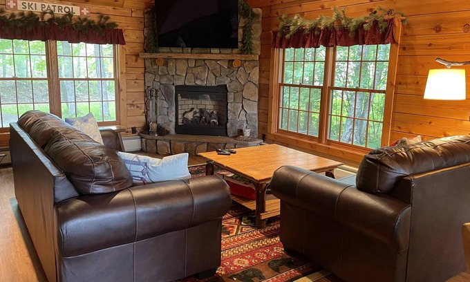 North Creek Cabina | Private Adirondack cabin located right between Gore Mtn and downtown North Creek