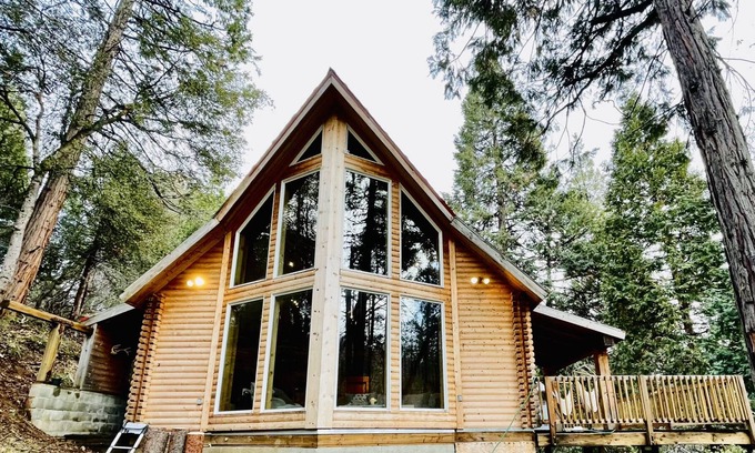 Camp Nelson Cabina | Private and big Log cabin with Hot-Tub In Sequoia National Forest/ Monument