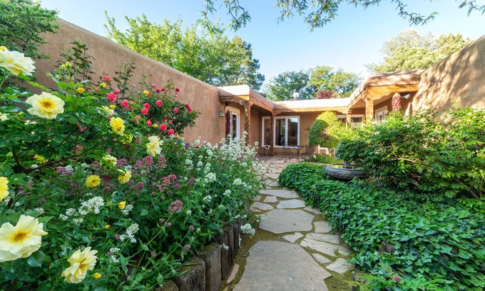 Northeast Heights Casa | Hacienda Privada y Pacífica en Albuquerque