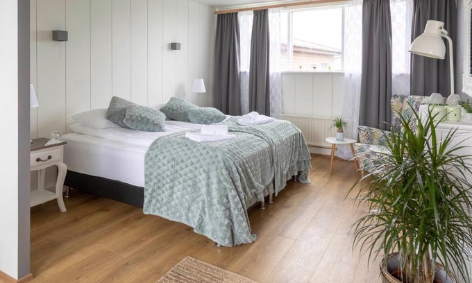 Borgarbyggd Apartamento | Private and peaceful one bedroom apartments