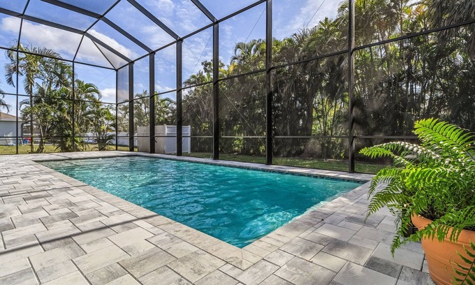Jacarandas Casa | Private and Serene - New Pool - Sleeps 12! - Villa pure Air Paradise - Roelens
