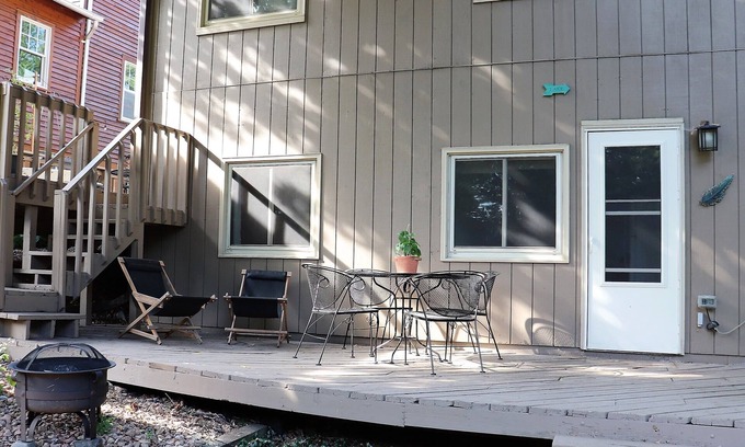 Plymouth Apartamento | Private Apartment Near Medicine Lake