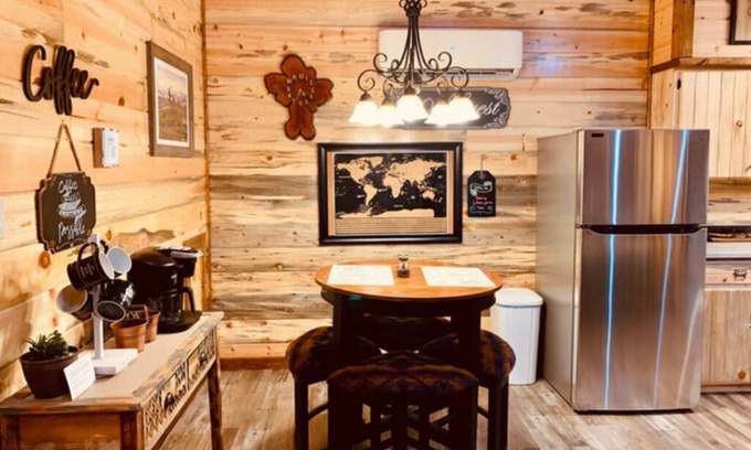 Ringold Cabina | Private area, electric fireplace, free internet, pond, near lake