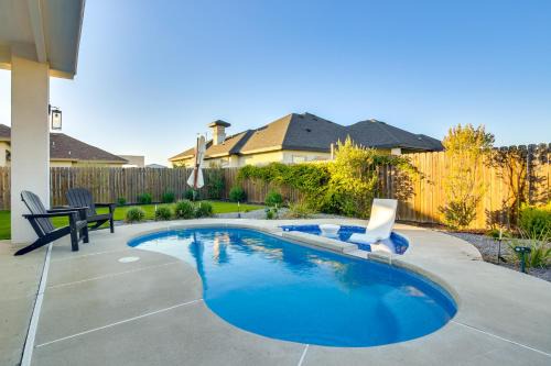 Brownsville Casa | Private Backyard Pool Brownsville Family Home!
