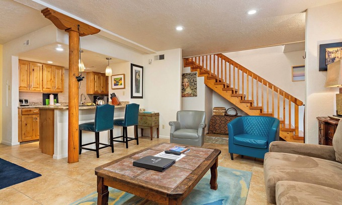 Northeast Santa Fe Hotel | PRIVATE BALCONY, KIVA FIREPLACE, WALK TO PLAZA