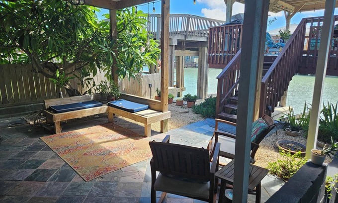 Port Isabel Casa | Private Bayside house with Boat Docks 3-bedroom 2 bath, AC in Port Isabel.