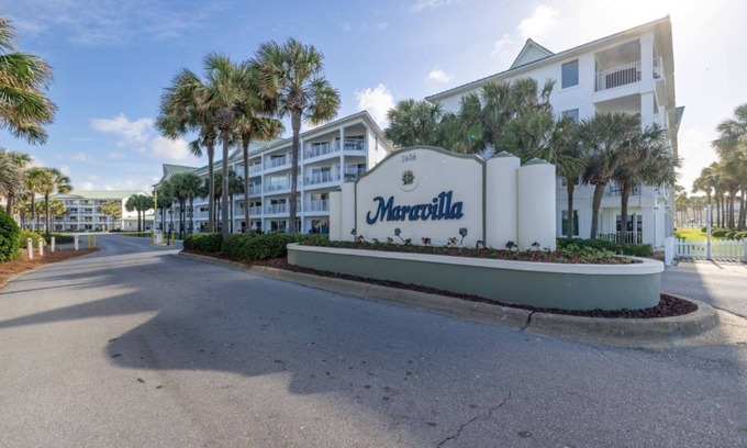 Avalon Beach Estates Condominio | Private Beach - 4 Chairs/2 Umbrellas set up - Pickleball - Kid Friendly