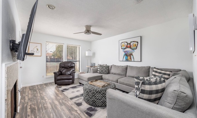 Four Mile Village Casa | Private Beach Access! Tennis! Pickleball!