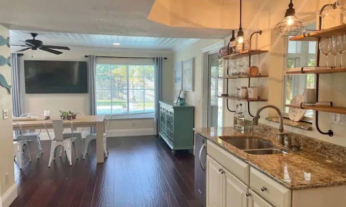 Vero Beach Casa | ~ Private Beach Access! ~ East A1A ~~ Sun, Sea, Pool, Relax!