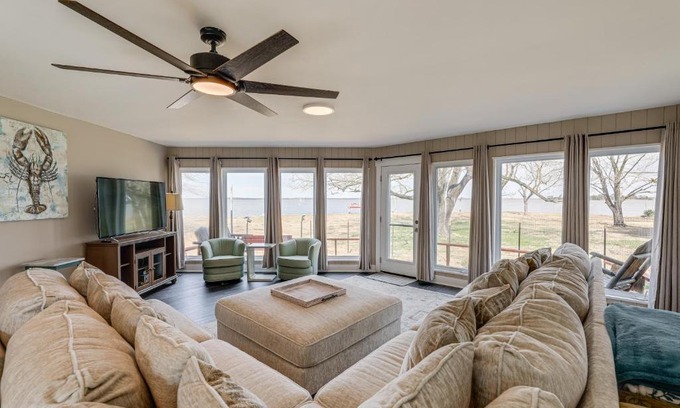 Mount Vernon Casa | Private Beach and Fishing Pier Wicomico River House