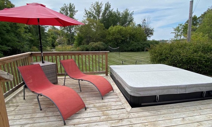 Wellington Apartamento | Private Beach, Hot Tub, A Vacay to Remember!