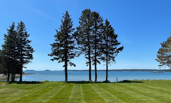 Roque Bluffs Casa | Private beach house overlooking Englishman Bay