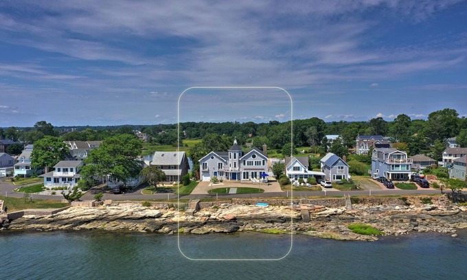 Branford Casa | Private Beach, Pool, Kayaks, Paddle Boards, Hot Tub, Infrared Sauna
