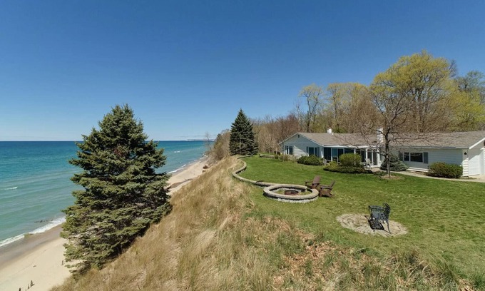 Manistee Casa | Private Beach & Stairs, Year-Round Hot Tub, & Unmatched Views of Lake Michigan!
