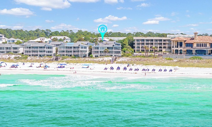 Santa Rosa Beach Casa | ADORABLE NUEVA LISTA DELANTERA DEL GOLFO, 4HAB, capacidad para 10 personas con comunicación climatizada. piscina y jacuzzi.