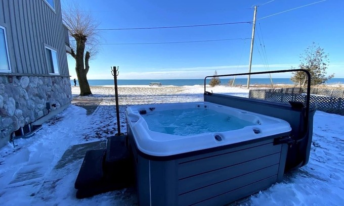 Dashwood Cabaña | Private Beach Waterfront w/ Hot Tub by Grand Bend