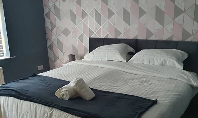 Middleton Casa | Private Bedroom C Greater Manchester