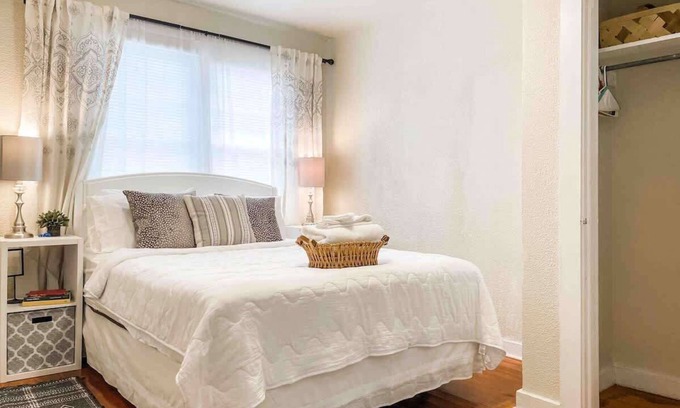 Griffin Heights Casa | Private Bedroom in Charming House blocks from FSU