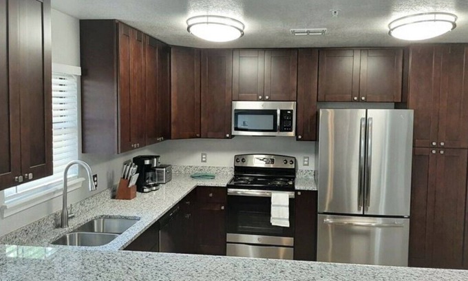 Central Oklahoma City Apartamento | Private Bedroom Suite - Communal House near Integris Private