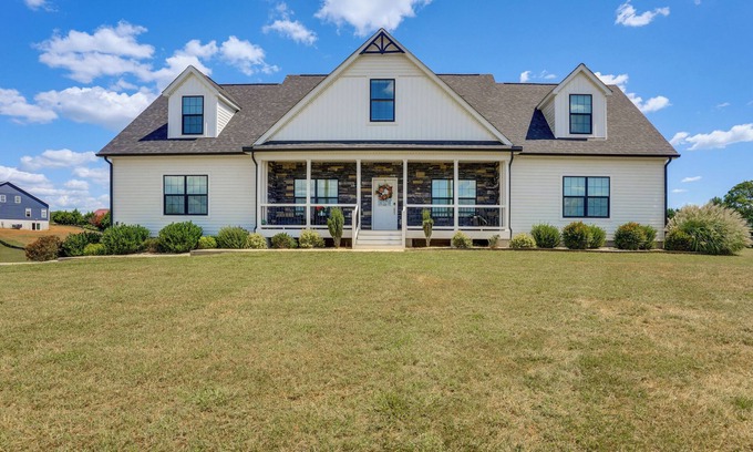 Livingston Casa | Private Boat Slip on Lake Anna: 3,000-Sq-Ft Home!
