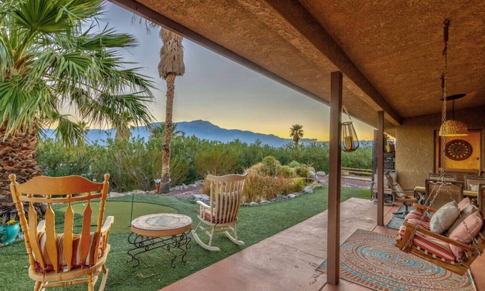 Desert Hot Springs Alquiler De RV | Glamping Under the Desert Stars!