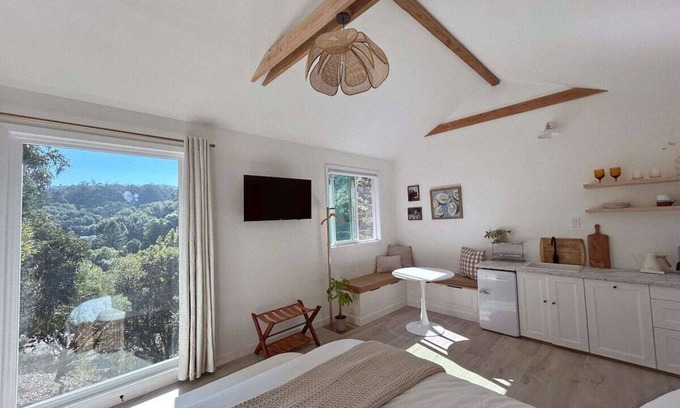 Tamalpais-Homestead Valley Casa | Private Bungalow in Charming Sausalito with WiFi