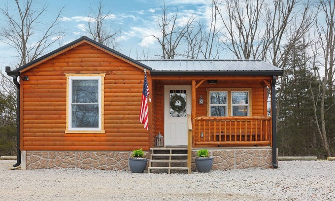 Corinth Cabina | Private Cabin - Hiking. Getaway. Near the ARK. No Cleaning Fees