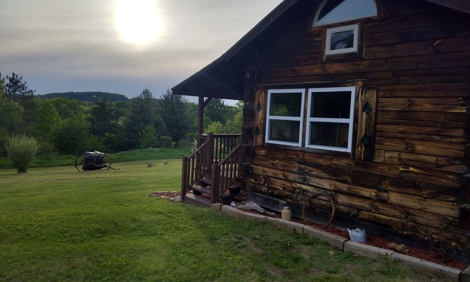 Ontario Cabina | Private cabin on the beautiful Kickapoo River Valley near Wildcat Mountain Park.