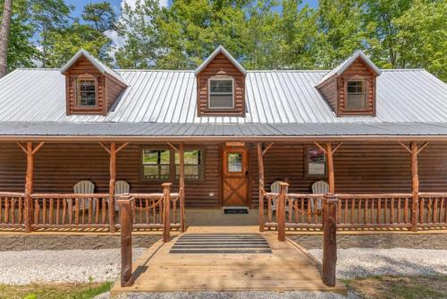 Campton Casa | Private Cabin w King Bed and Private Hot Tub